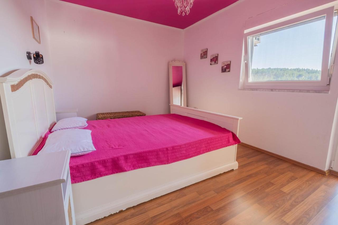 Apartman Ahel ยาดราโนโว ภายนอก รูปภาพ