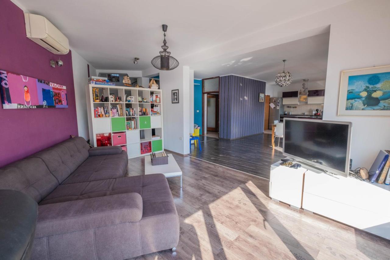 Apartman Ahel ยาดราโนโว ภายนอก รูปภาพ
